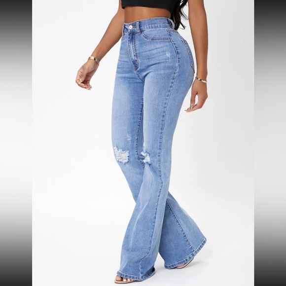 NWT SHEIN SXY High Waist Ripped Flared Leg Jeans - Picture 2 of 3